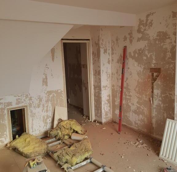 Quarto Deluxe, Rosie Flanagan's