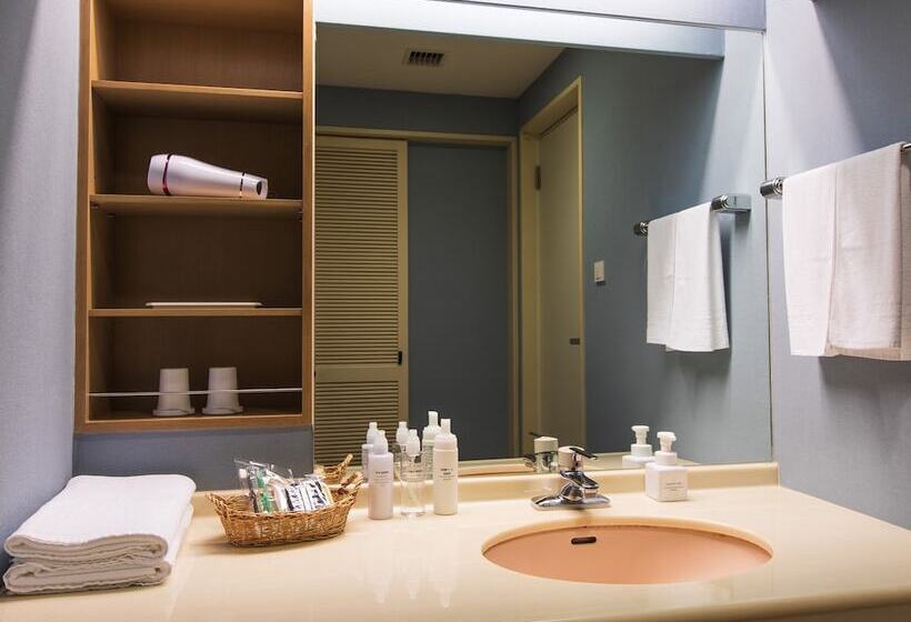 Люкс, Okinawa Grand Mer Resort