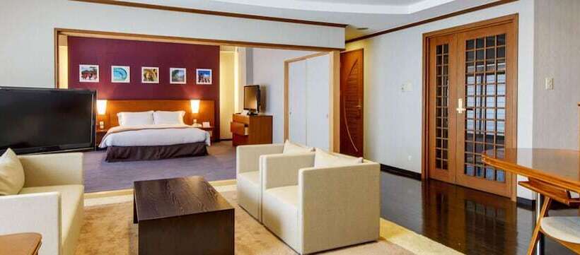 Люкс, Okinawa Grand Mer Resort