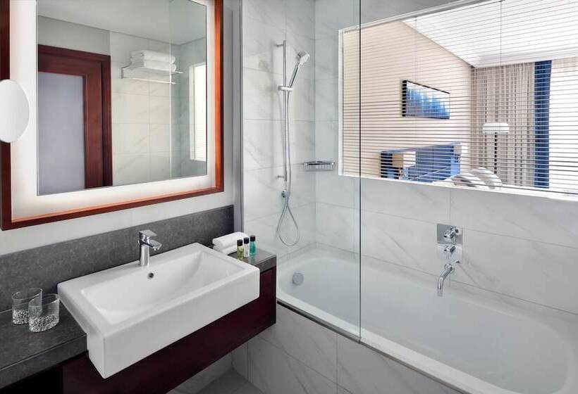Номер Superior, Mövenpick Hotel & Apartments Bur Dubai
