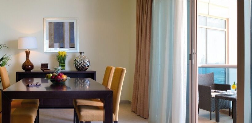 Апартаменты 2 Спальни, Mövenpick Hotel & Apartments Bur Dubai