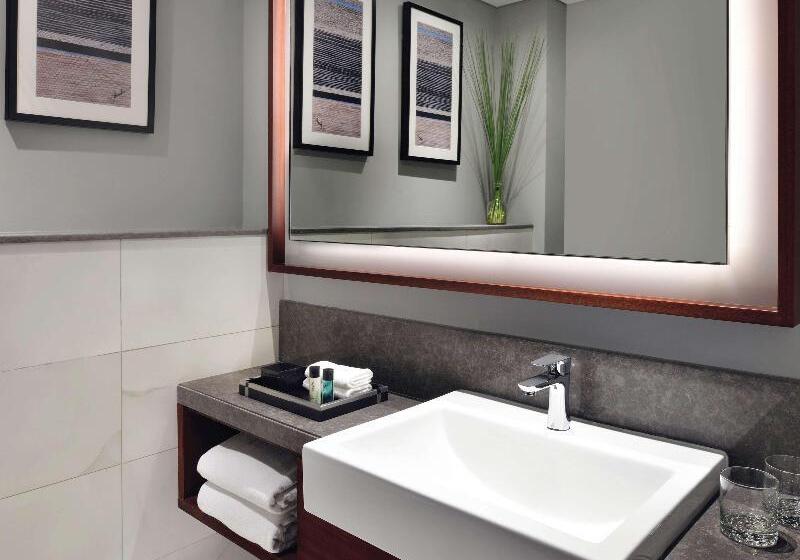 Номер Executive Кровать Кинг, Mövenpick Hotel & Apartments Bur Dubai