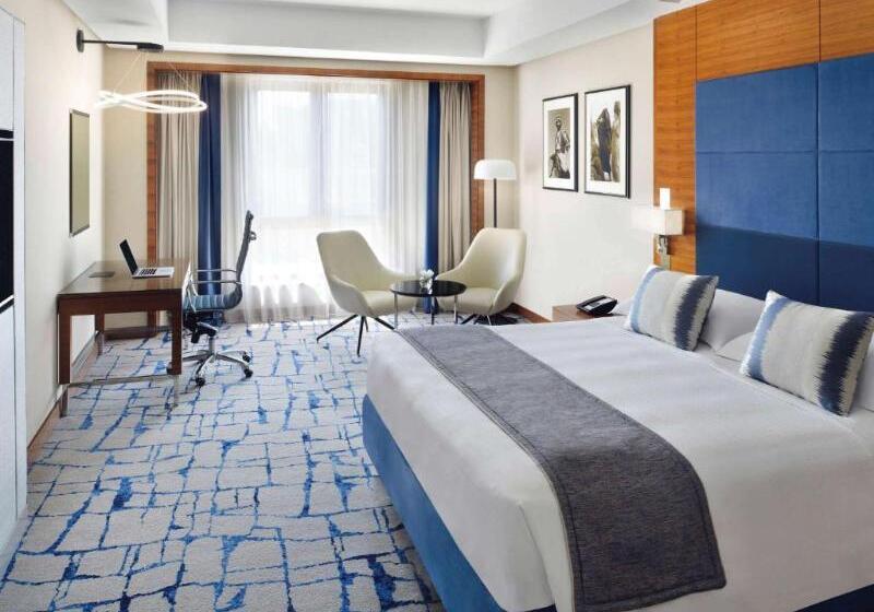 Апартаменты 3 Спальни, Mövenpick Hotel & Apartments Bur Dubai
