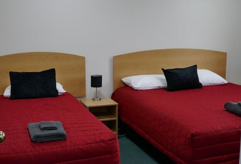 Апартаменты 1 Спальня, The Lakes Motel