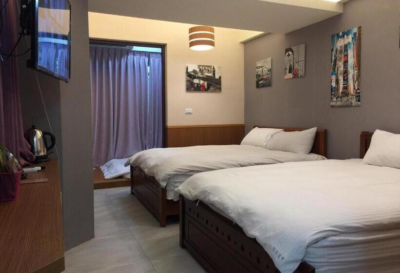 اتاق خانوادگی, Love Feng Jia Apartment