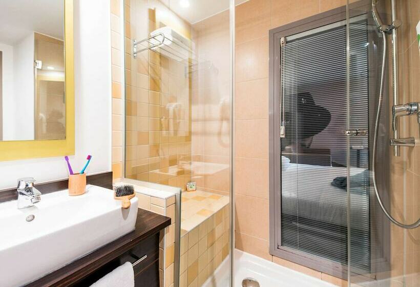 스탠다드 룸 더블 침대, Ibis Styles Nice Centre Port