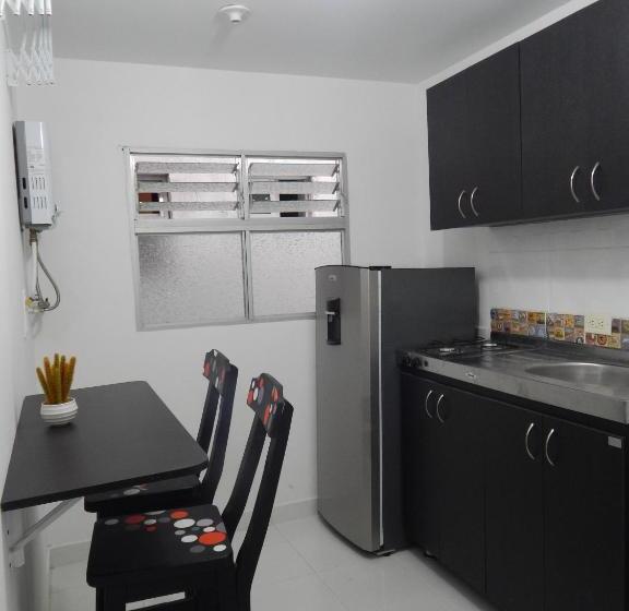 Escritório Estándar, Aparta Estudio 7051