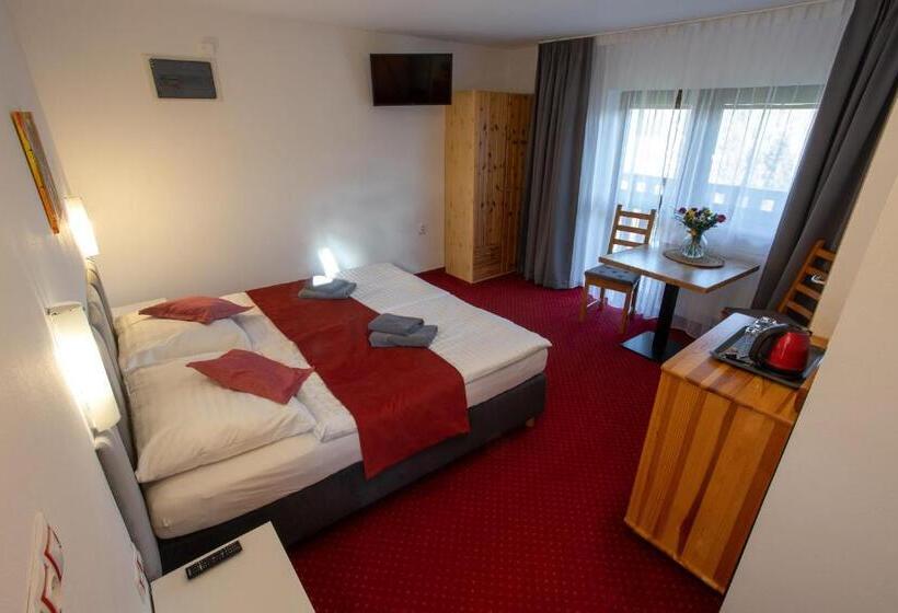 Pokój Standard z Balkonem, Wellness & Restaurant U Fandy