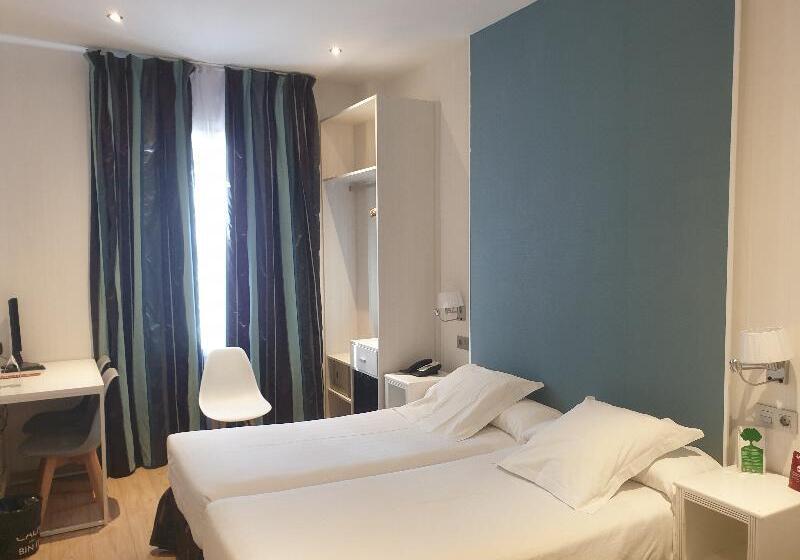 Люкс Кровать Кинг, Holiday Inn   St. Petersburg West, An Ihg