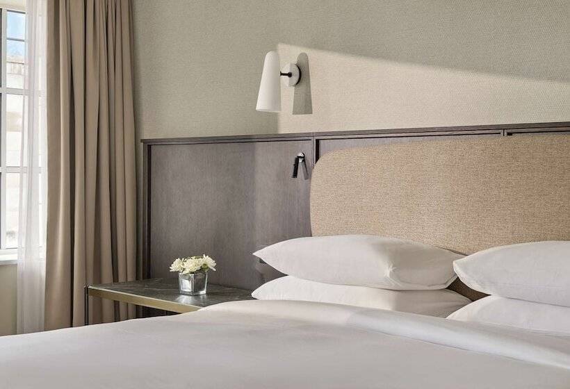جناح إدارى, Hyatt Regency London Blackfriars