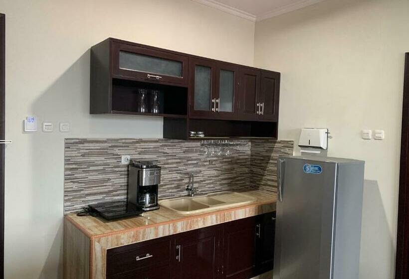 سوییت, Pacific Hotel Ambon