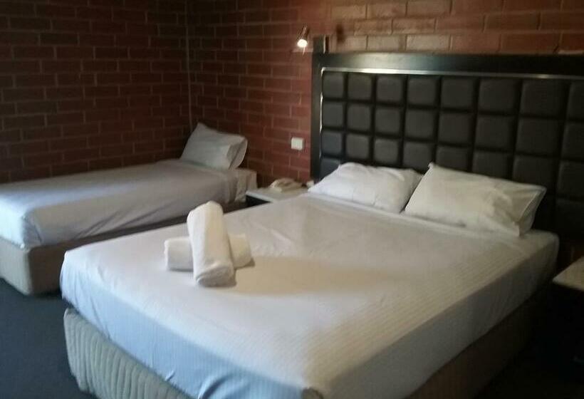 수피리어 트리플 룸, Pooraka Motor Inn
