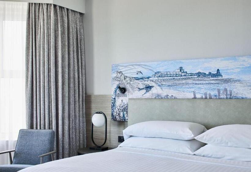 キングサイズベッドのスタンダードルーム, Bournemouth Highcliff Marriott