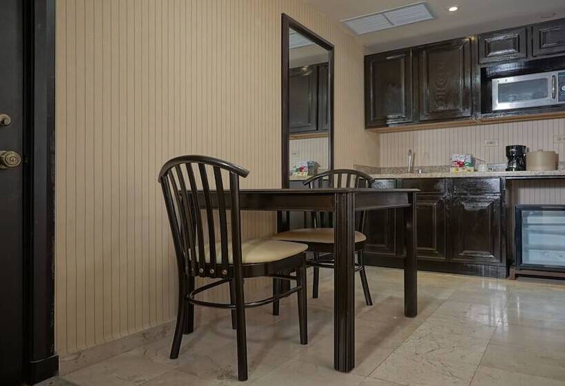 デラックスルーム, Four Points By Sheraton Saltillo
