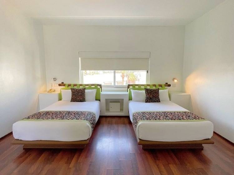 ジュニアスイート, Seven Crown Express & Suites By Kavia