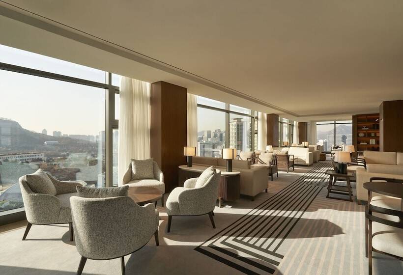 Номер Executive, The Ambassador Seoul  A Pullman