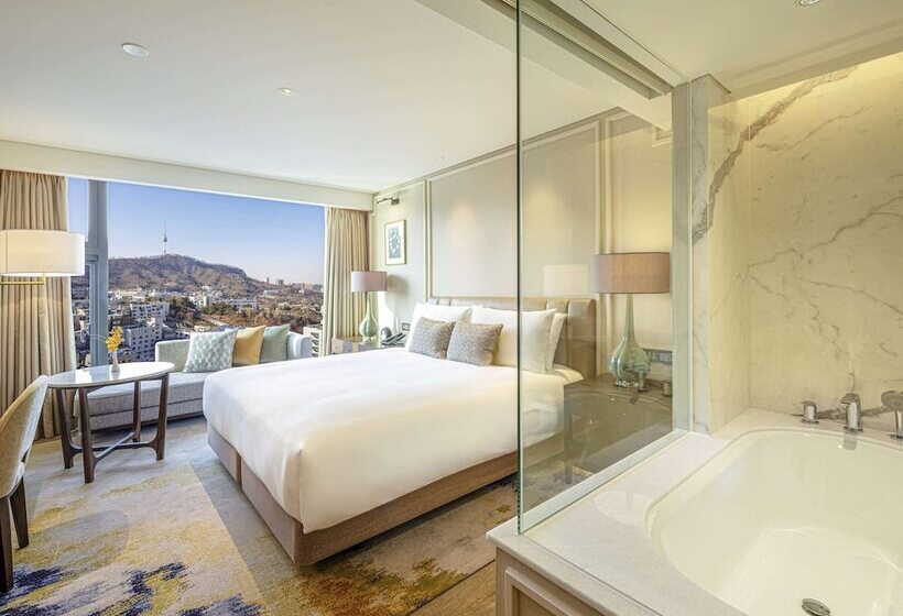 Номер Executive, The Ambassador Seoul  A Pullman