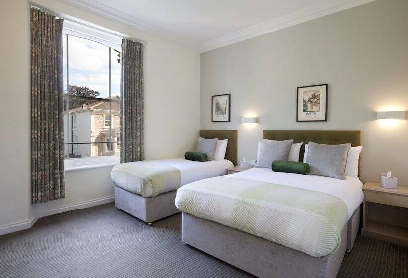 Семейный Номер, Victoria Square Hotel Clifton Village