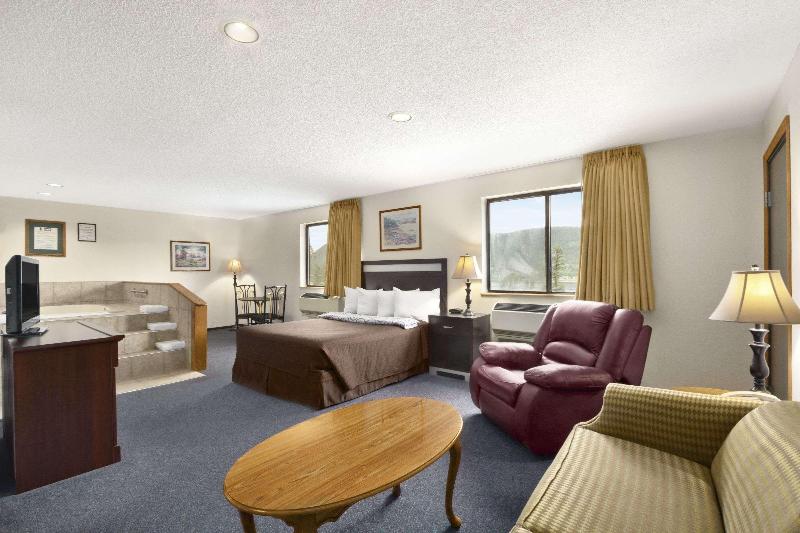 سوئیت با تخت بزرگ, Super 8 By Wyndham Williams Lake Bc