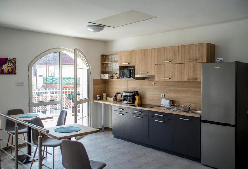 패밀리 룸, Főnix Design Rooms