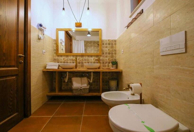 آپارتمان 2 خوابه, Ama Guest House