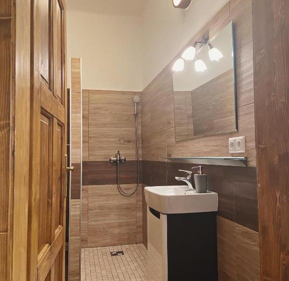 استودیوی استاندارد, Apartmán Sirius B