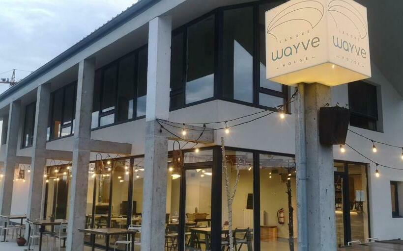 Дом 4 Спальни, Langre Wayve House