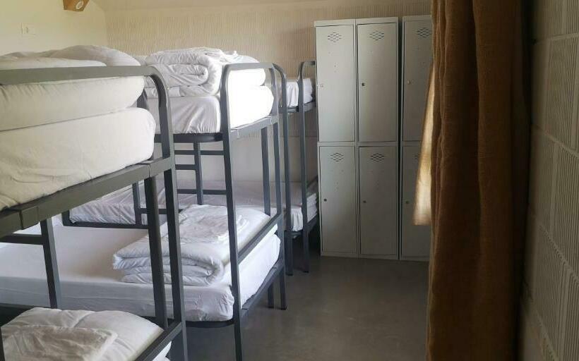 Дом 4 Спальни, Langre Wayve House