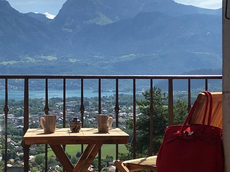 豪华湖景房, Les O D Annecy