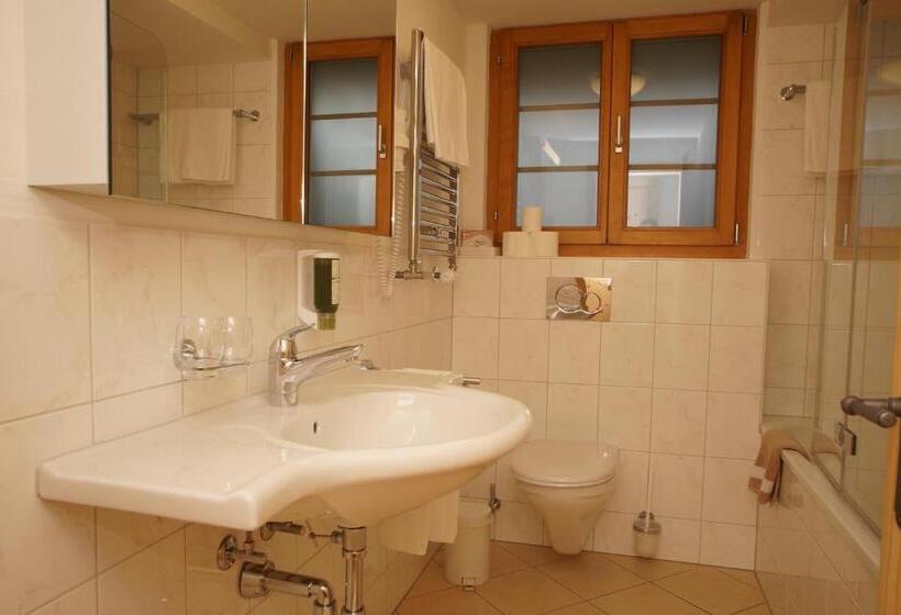 اتاق سوپریور با بالکن, Posthotel Rössli