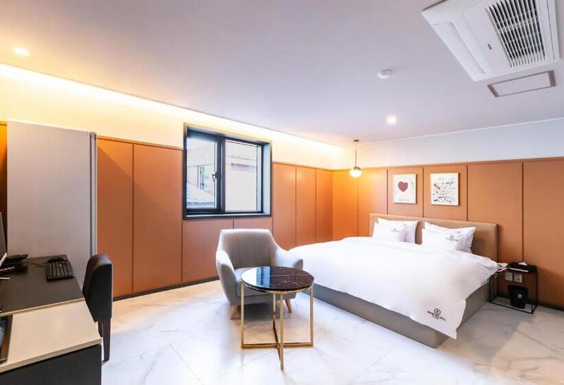 Номер Deluxe, Browndot Hotel Sasang Renecite