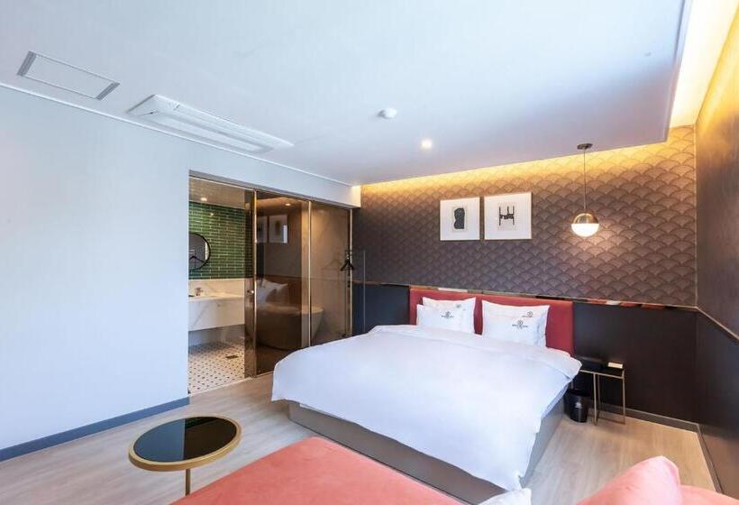 Номер Deluxe, Browndot Hotel Sasang Renecite