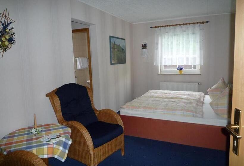 Номер Стандарт, Pension Am Weinberg