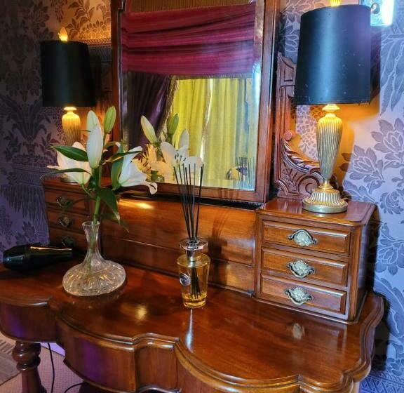 اتاق لوکس با تخت بزرگ, Ravenscroft B&b
