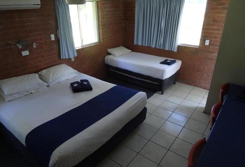 Семейный Номер, Chinderah Motel