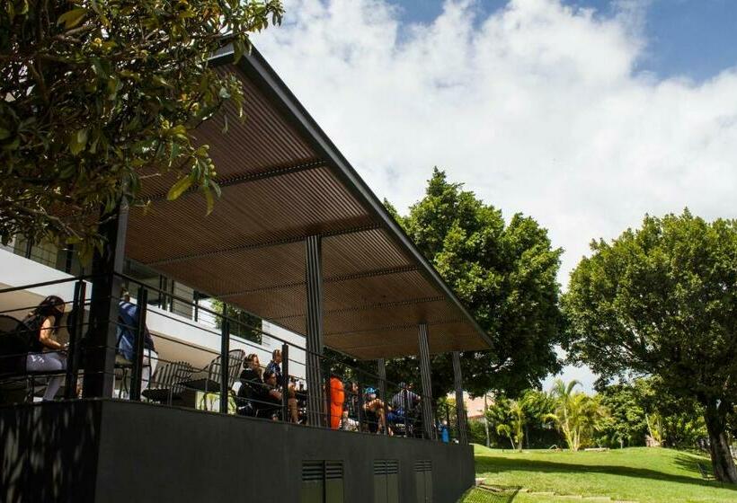 キングサイズベッドのデラックスルーム, Villa Internacional Hotel & Club