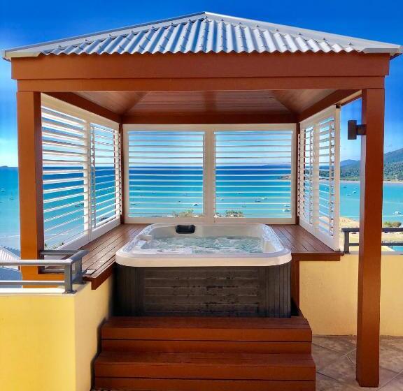 Апартаменты Deluxe 1 Спальня Вид на Море, Pinnacles, Airlie Beach
