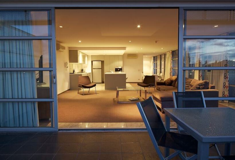Апартаменты 3 Спальни, Zero Davey Boutique Apartment