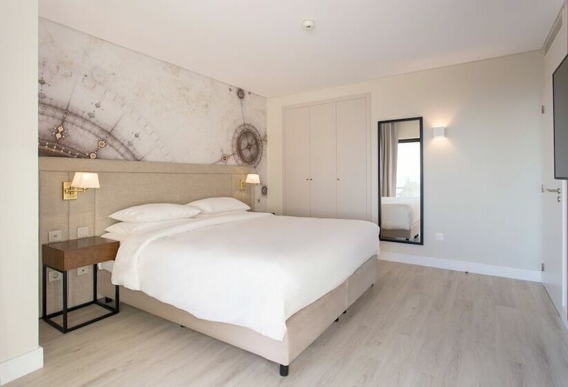 Люкс Премиум Вид на Бассейн, Four Points By Sheraton Sesimbra