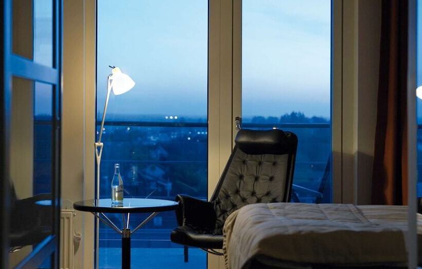 高级单人间, First Hotel Planetstaden