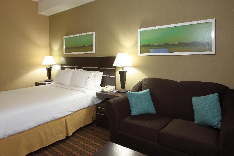 Полулюкс Кровать Кинг, Holiday Inn Express Hotel & Suites Vernon, An Ihg