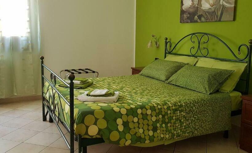 اتاق استاندارد سه تخته با چشم‌انداز باغ, Mariposa Bed And Breakfast