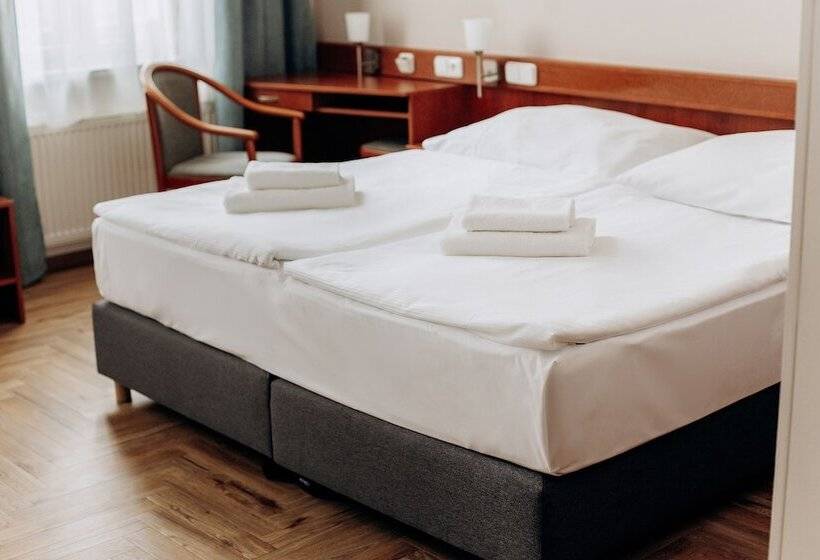 Quarto Estandar, Alton
