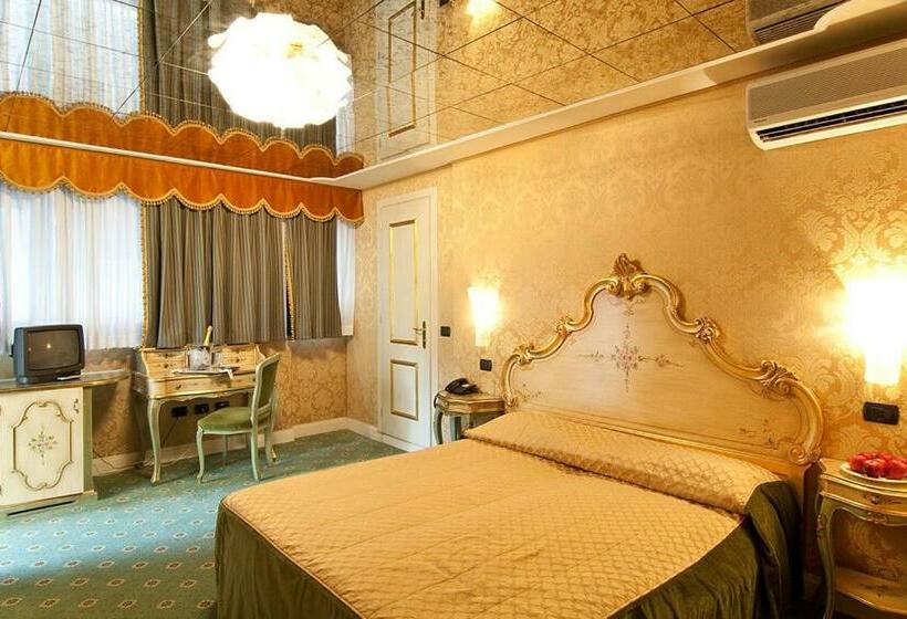 Standard Room, Belle Epoque