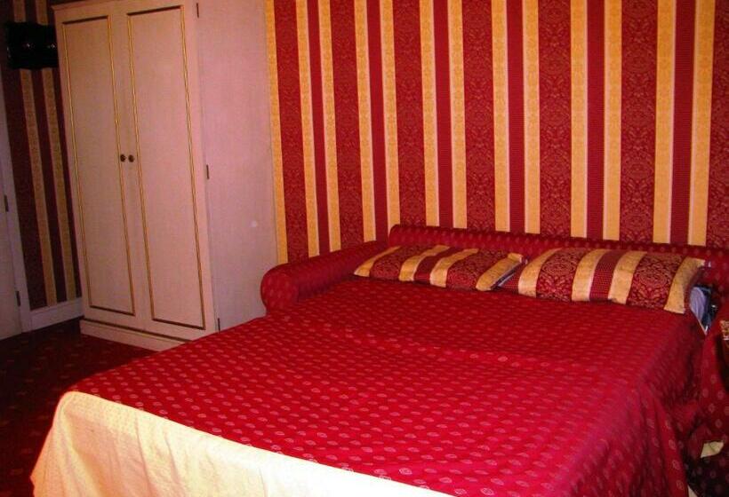 Standard Quadruple Room, Belle Epoque