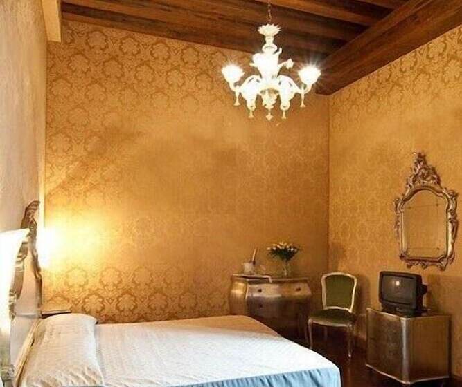 Standard Room, Belle Epoque
