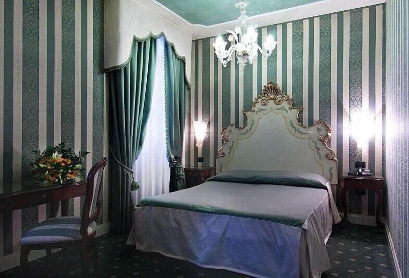 Superior Room, Belle Epoque