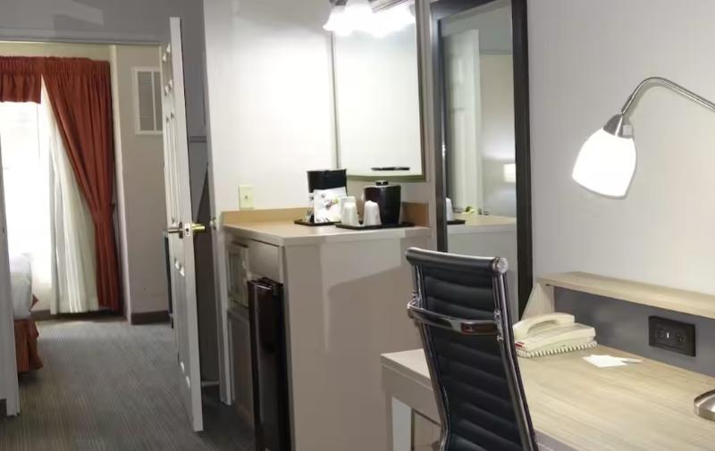 Люкс Кровать Кинг, Country Inn & Suites By Radisson, Round Rock, Tx