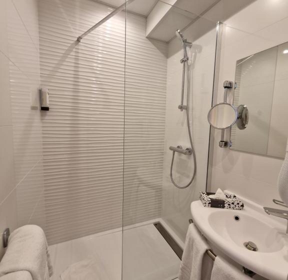 Номер Стандарт Трехместный, Logis Vignes Blanches Hôtel Cosy Et Restaurant De Terroir