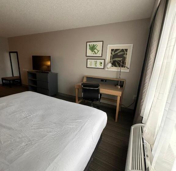스위트 킹사이즈 침대, Summerville Park Inn